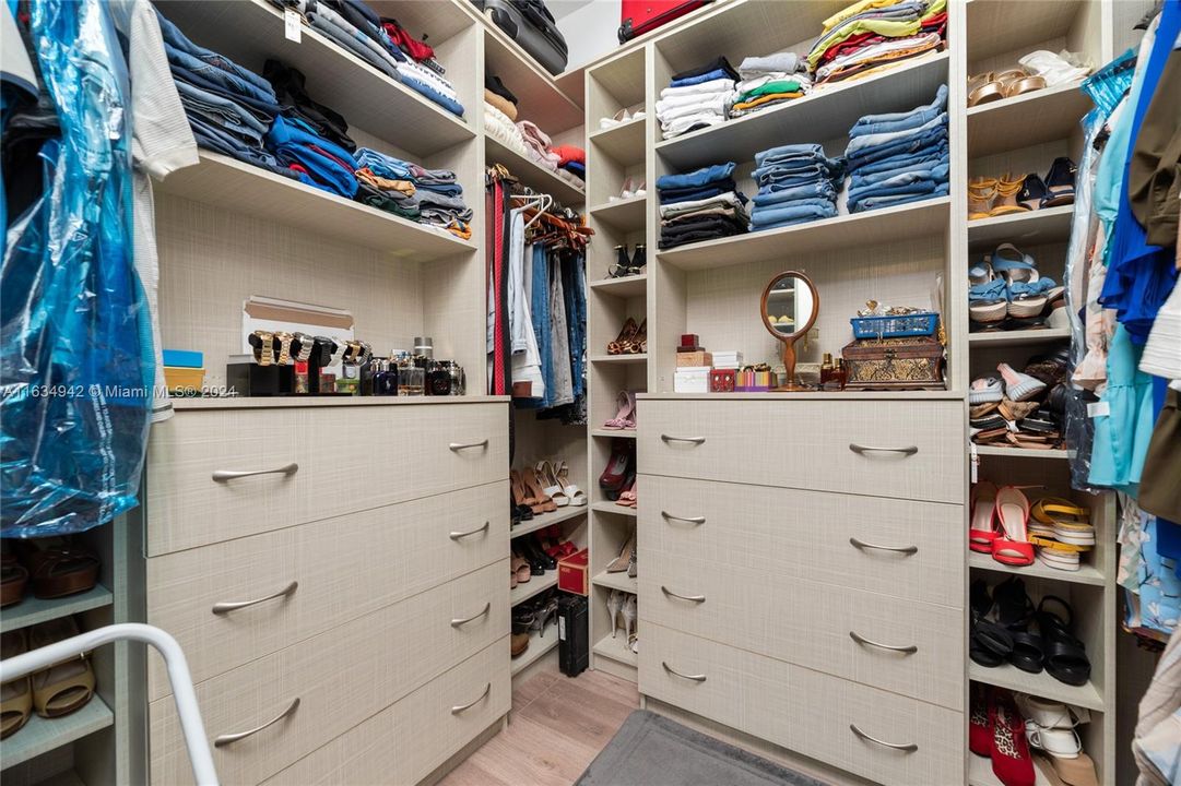 Custom built-in closet