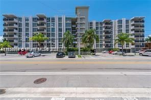 Recently Sold: $389,000 (1 beds, 1 baths, 895 Square Feet)
