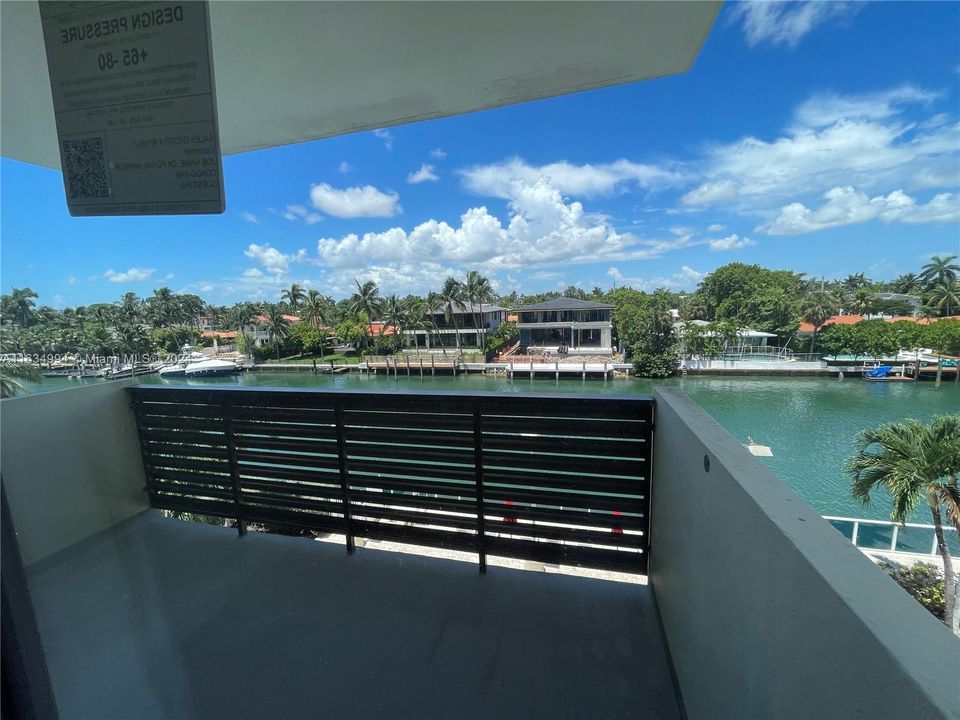 Recently Sold: $389,000 (1 beds, 1 baths, 895 Square Feet)