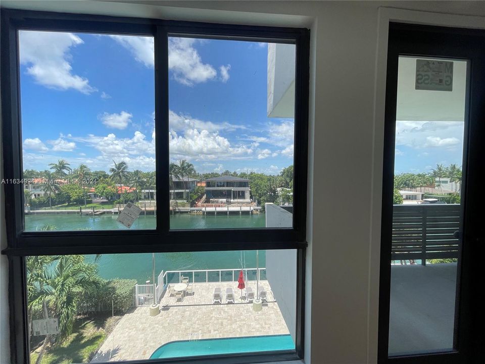 Recently Sold: $389,000 (1 beds, 1 baths, 895 Square Feet)