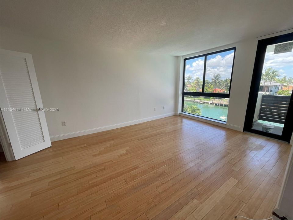 bedroom with door to balcony