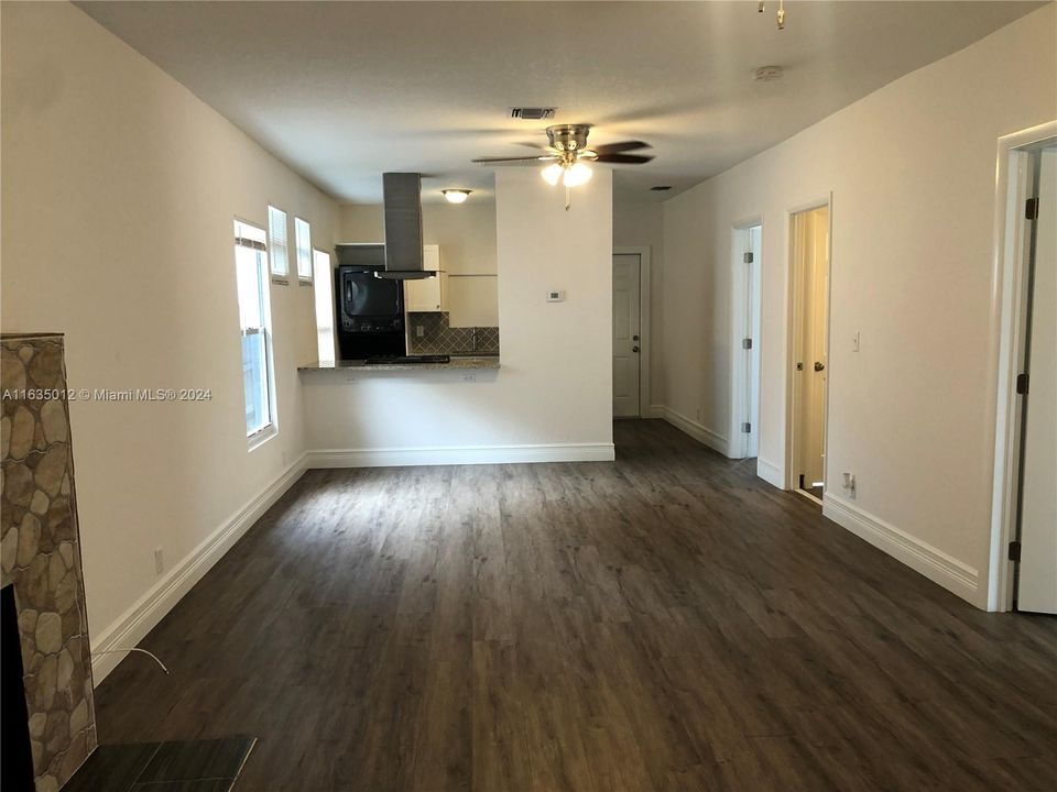 Recently Rented: $2,700 (2 beds, 2 baths, 1160 Square Feet)