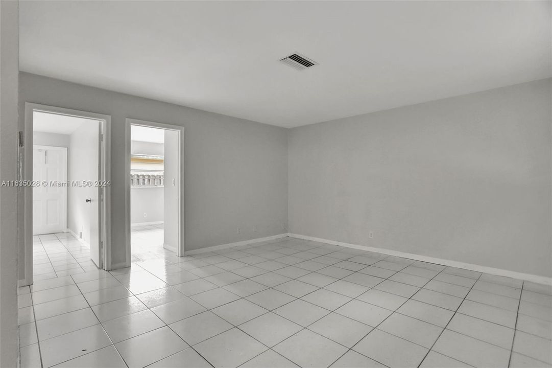 最近售出: $699,000 (0 贝兹, 0 浴室, 2327 平方英尺)