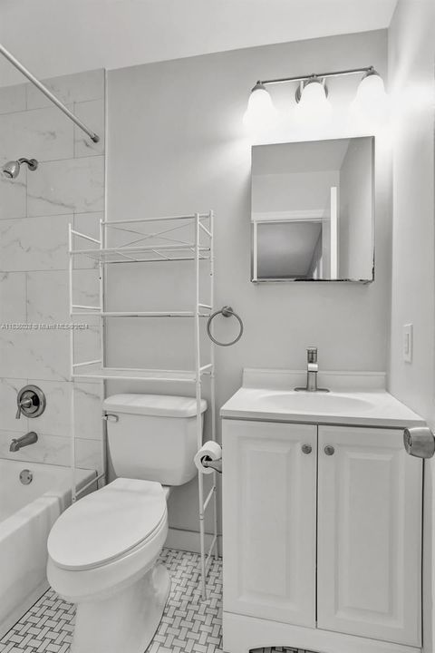 最近售出: $699,000 (0 贝兹, 0 浴室, 2327 平方英尺)