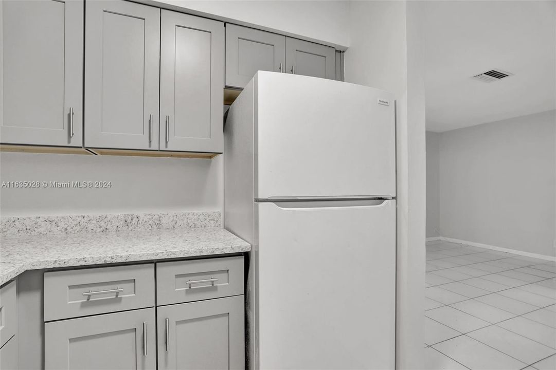 最近售出: $699,000 (0 贝兹, 0 浴室, 2327 平方英尺)