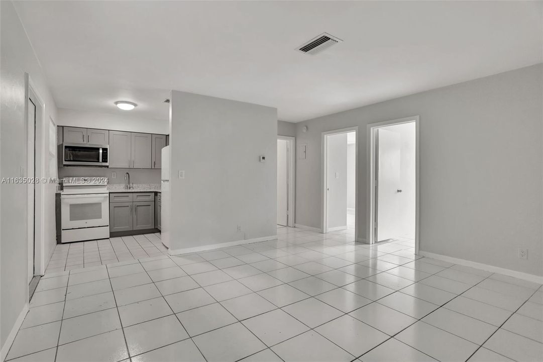 最近售出: $699,000 (0 贝兹, 0 浴室, 2327 平方英尺)