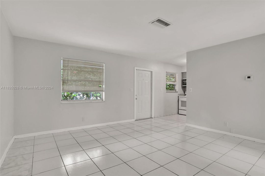 最近售出: $699,000 (0 贝兹, 0 浴室, 2327 平方英尺)