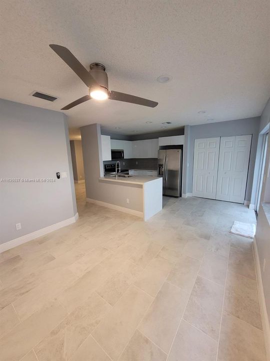 Active With Contract: $3,000 (3 beds, 2 baths, 1468 Square Feet)