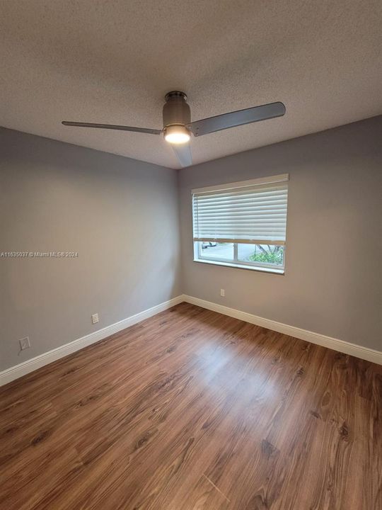 Active With Contract: $3,000 (3 beds, 2 baths, 1468 Square Feet)