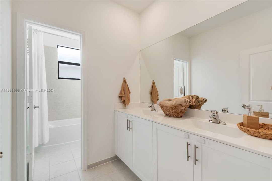 Active With Contract: $4,150 (4 beds, 2 baths, 2477 Square Feet)