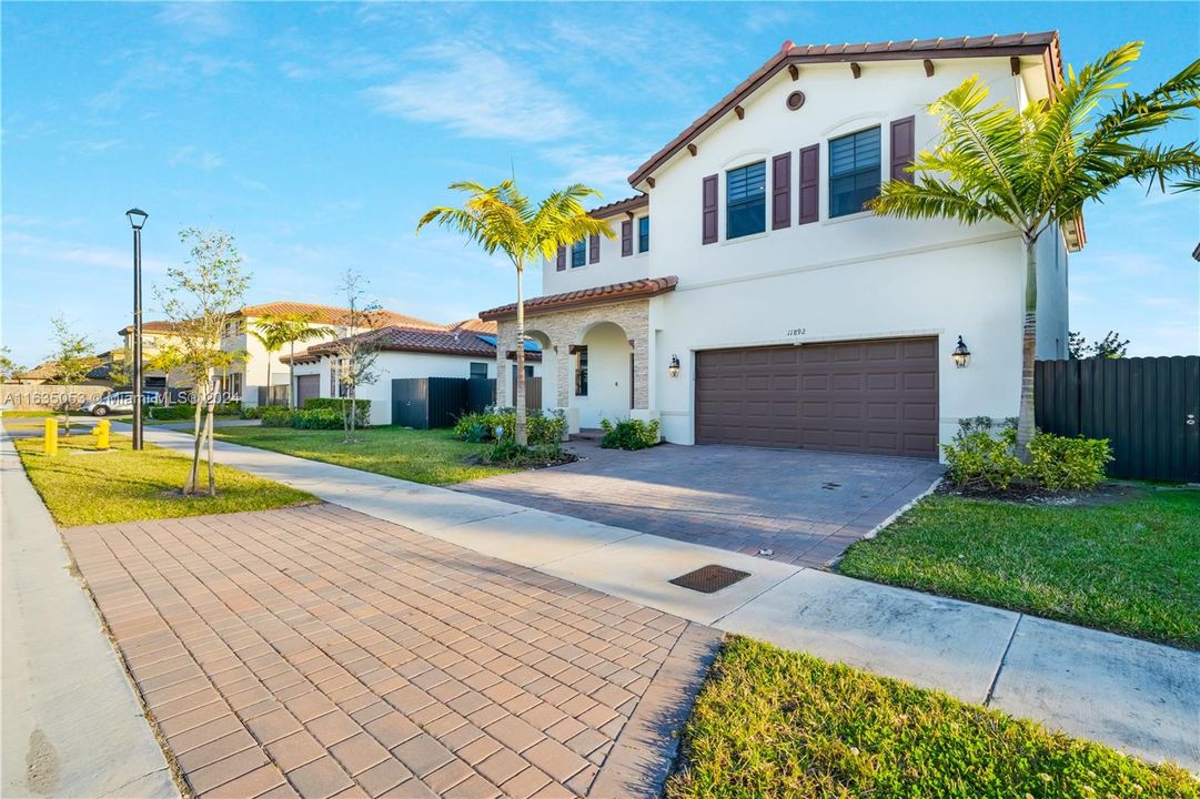 Active With Contract: $4,150 (4 beds, 2 baths, 2477 Square Feet)