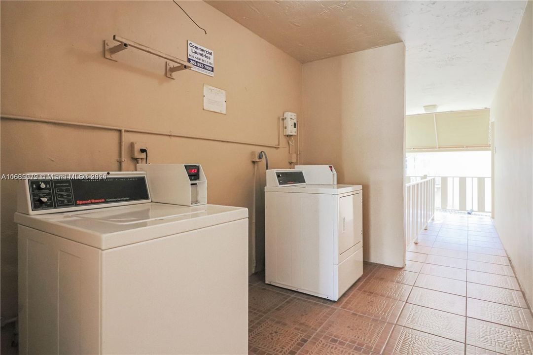 Active With Contract: $2,180 (2 beds, 2 baths, 1060 Square Feet)