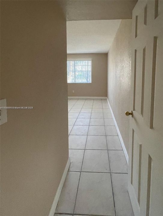 Active With Contract: $2,180 (2 beds, 2 baths, 1060 Square Feet)