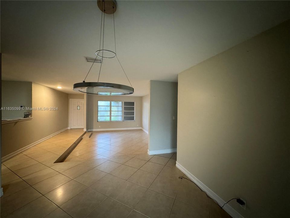 Active With Contract: $4,300 (4 beds, 2 baths, 2348 Square Feet)