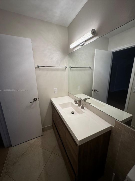 Active With Contract: $4,300 (4 beds, 2 baths, 2348 Square Feet)