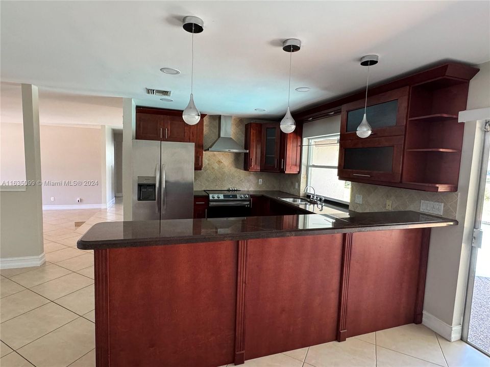 Active With Contract: $4,300 (4 beds, 2 baths, 2348 Square Feet)