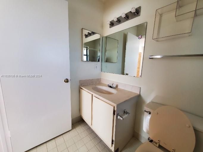 For Sale: $170,000 (2 beds, 2 baths, 848 Square Feet)