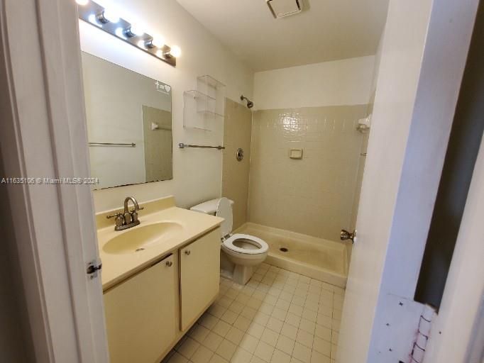 For Sale: $170,000 (2 beds, 2 baths, 848 Square Feet)