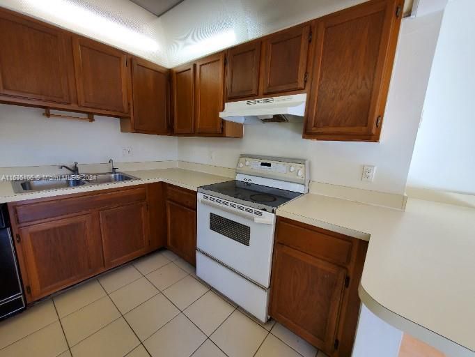 For Sale: $170,000 (2 beds, 2 baths, 848 Square Feet)