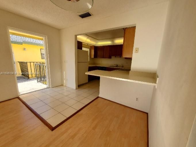 For Sale: $170,000 (2 beds, 2 baths, 848 Square Feet)