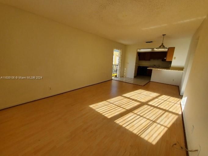 For Sale: $170,000 (2 beds, 2 baths, 848 Square Feet)