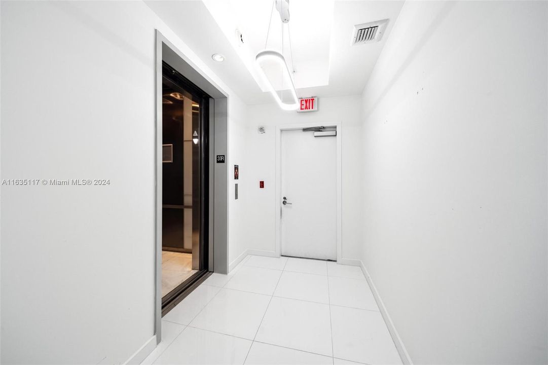 Active With Contract: $6,750 (2 beds, 3 baths, 1547 Square Feet)