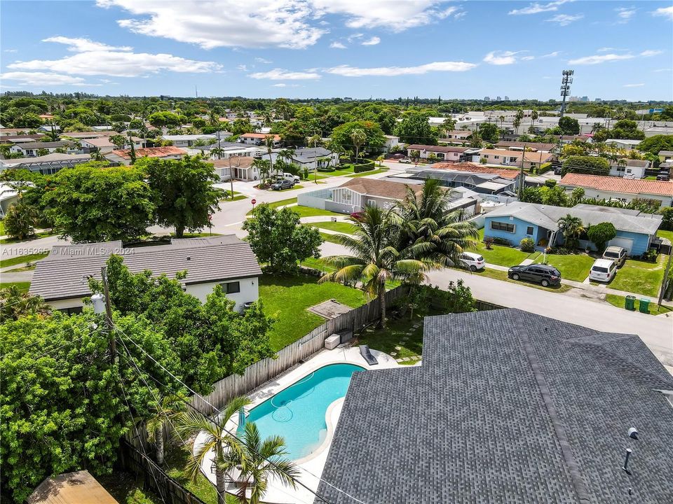 Active With Contract: $795,000 (4 beds, 2 baths, 2031 Square Feet)