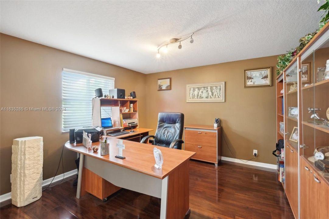 Office Space in the Master bedroom