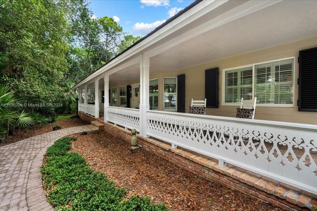 Gorgeous front porch