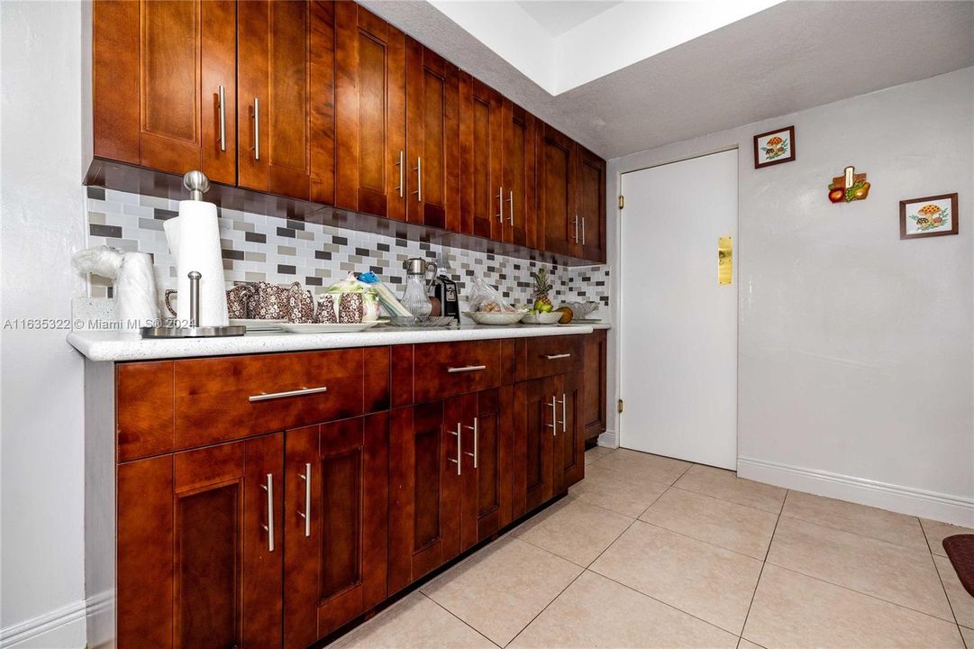 Activo con contrato: $570,000 (3 camas, 2 baños, 1595 Pies cuadrados)