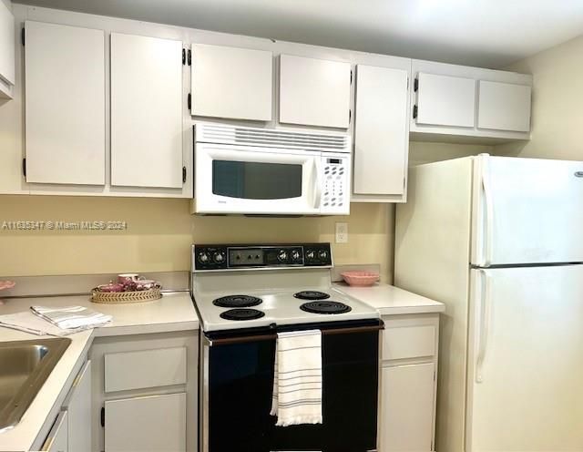 Active With Contract: $118,000 (2 beds, 2 baths, 815 Square Feet)