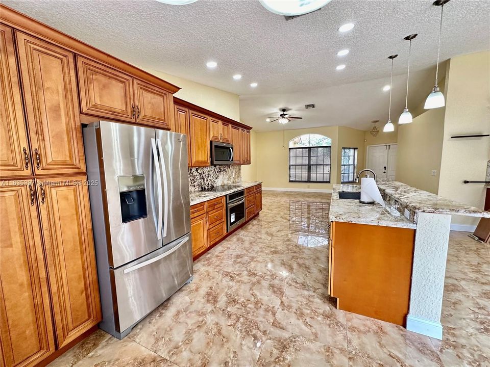 Recently Sold: $899,000 (4 beds, 2 baths, 2028 Square Feet)