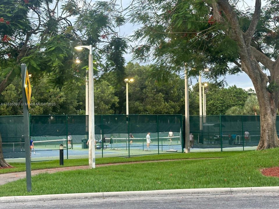 Recently Sold: $899,000 (4 beds, 2 baths, 2028 Square Feet)