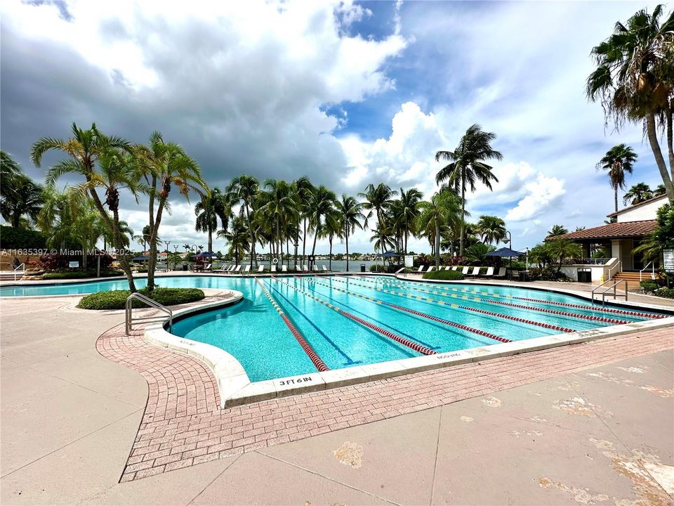 Recently Sold: $899,000 (4 beds, 2 baths, 2028 Square Feet)