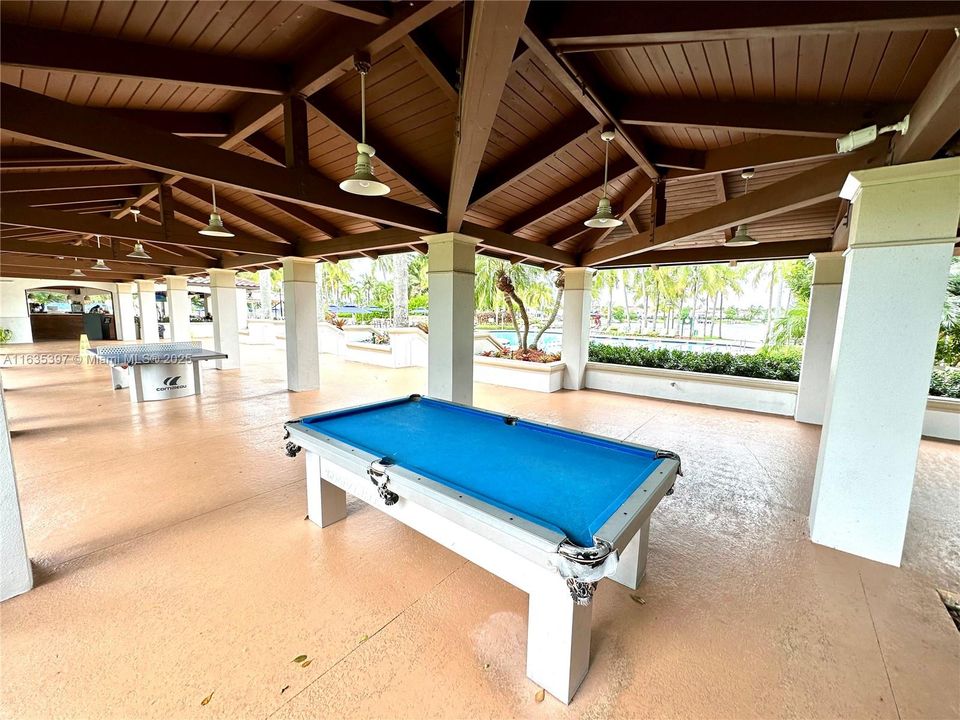 Recently Sold: $899,000 (4 beds, 2 baths, 2028 Square Feet)