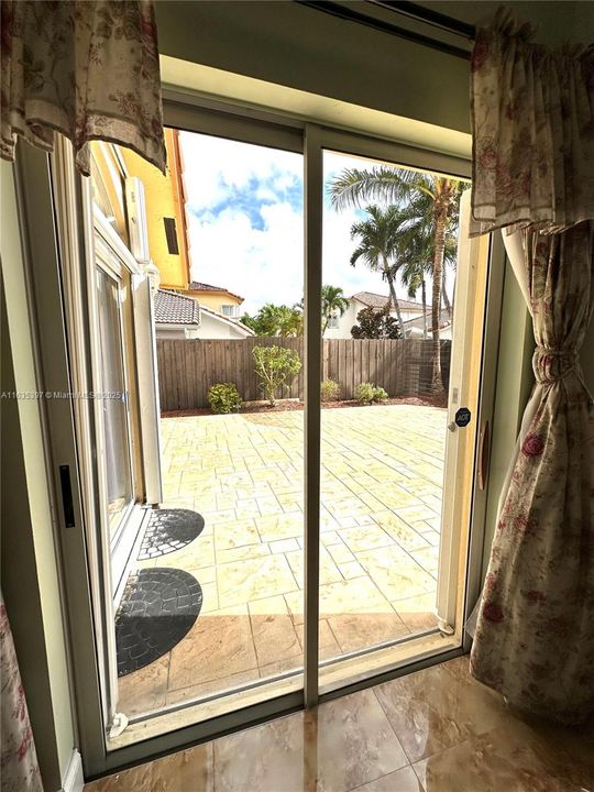 Recently Sold: $899,000 (4 beds, 2 baths, 2028 Square Feet)