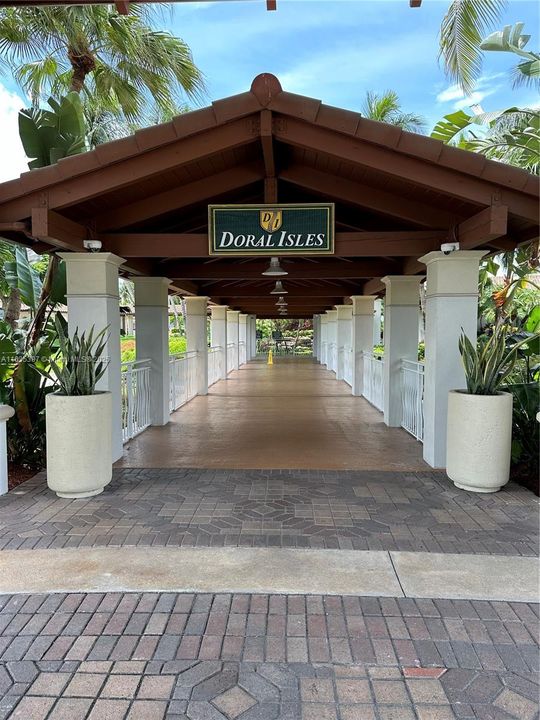 Recently Sold: $899,000 (4 beds, 2 baths, 2028 Square Feet)