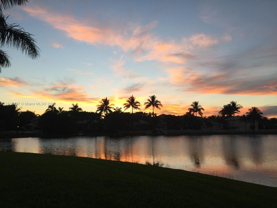 Recently Sold: $899,000 (4 beds, 2 baths, 2028 Square Feet)