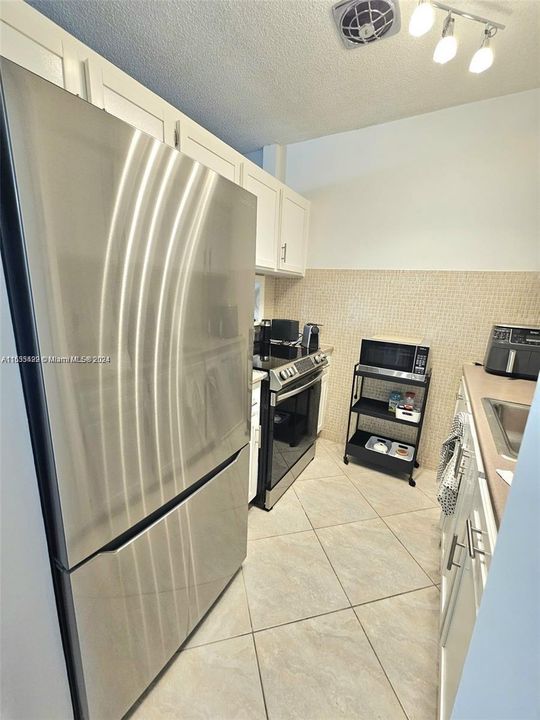 For Sale: $114,500 (1 beds, 1 baths, 625 Square Feet)