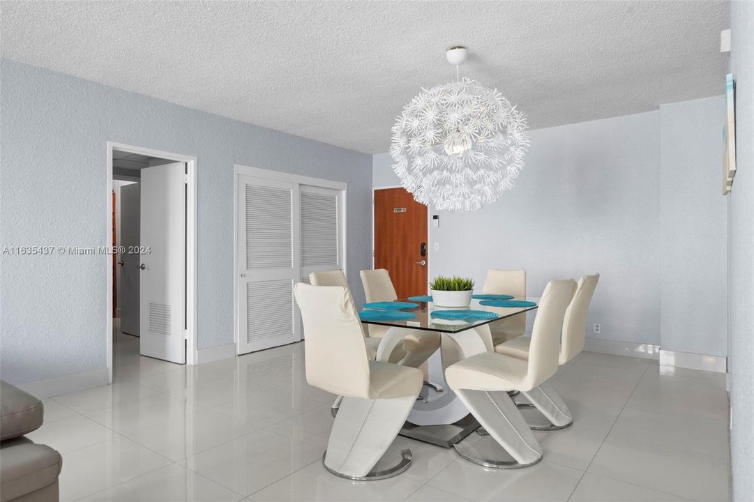 Recently Rented: $3,800 (2 beds, 2 baths, 1358 Square Feet)