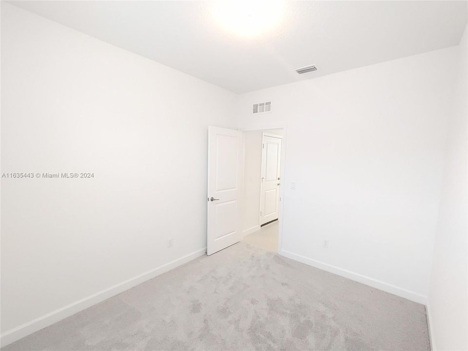 For Rent: $2,500 (3 beds, 2 baths, 1820 Square Feet)