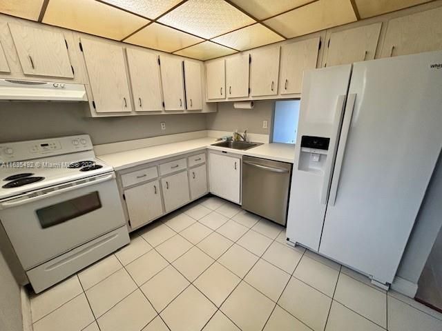 Active With Contract: $1,700 (1 beds, 1 baths, 712 Square Feet)