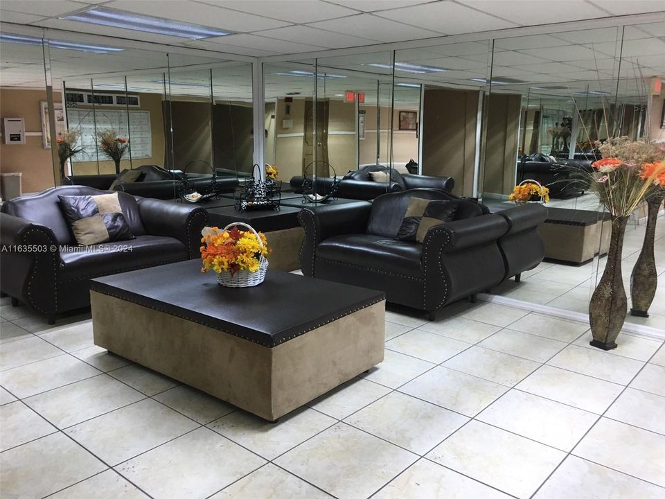 Recently Rented: $2,650 (2 beds, 2 baths, 1020 Square Feet)