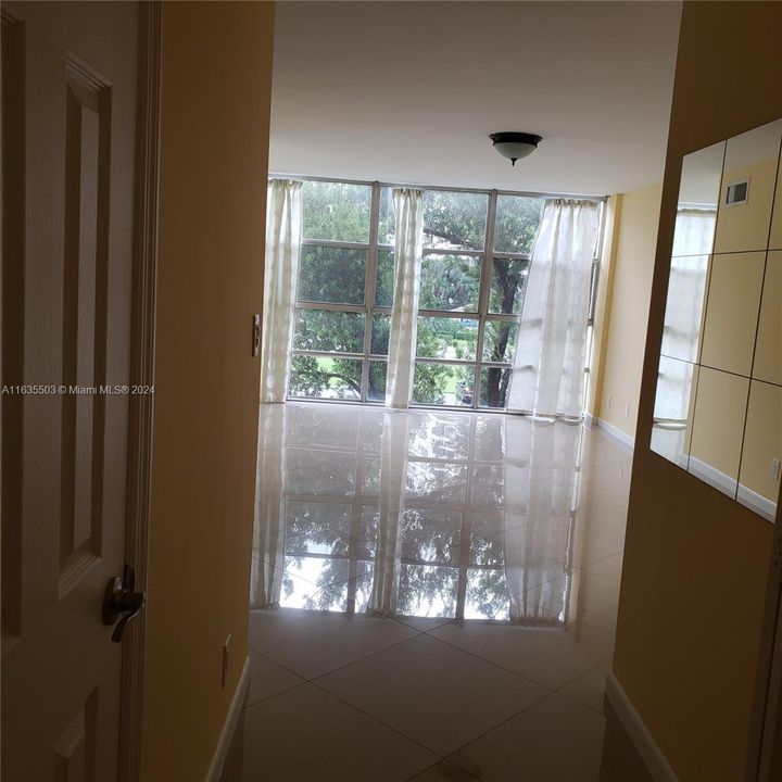 Recently Rented: $2,650 (2 beds, 2 baths, 1020 Square Feet)