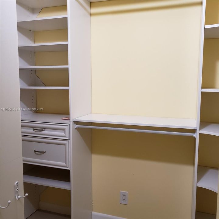 Recently Rented: $2,650 (2 beds, 2 baths, 1020 Square Feet)