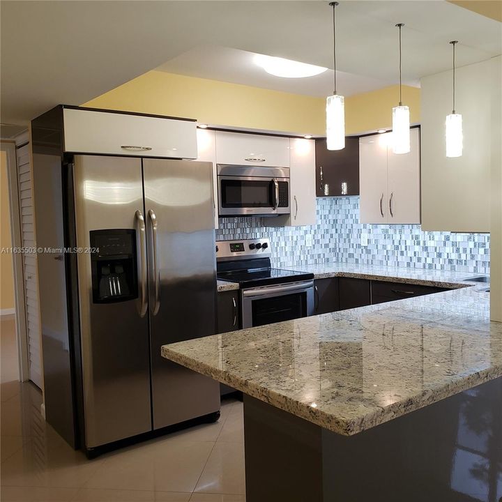 Recently Rented: $2,650 (2 beds, 2 baths, 1020 Square Feet)