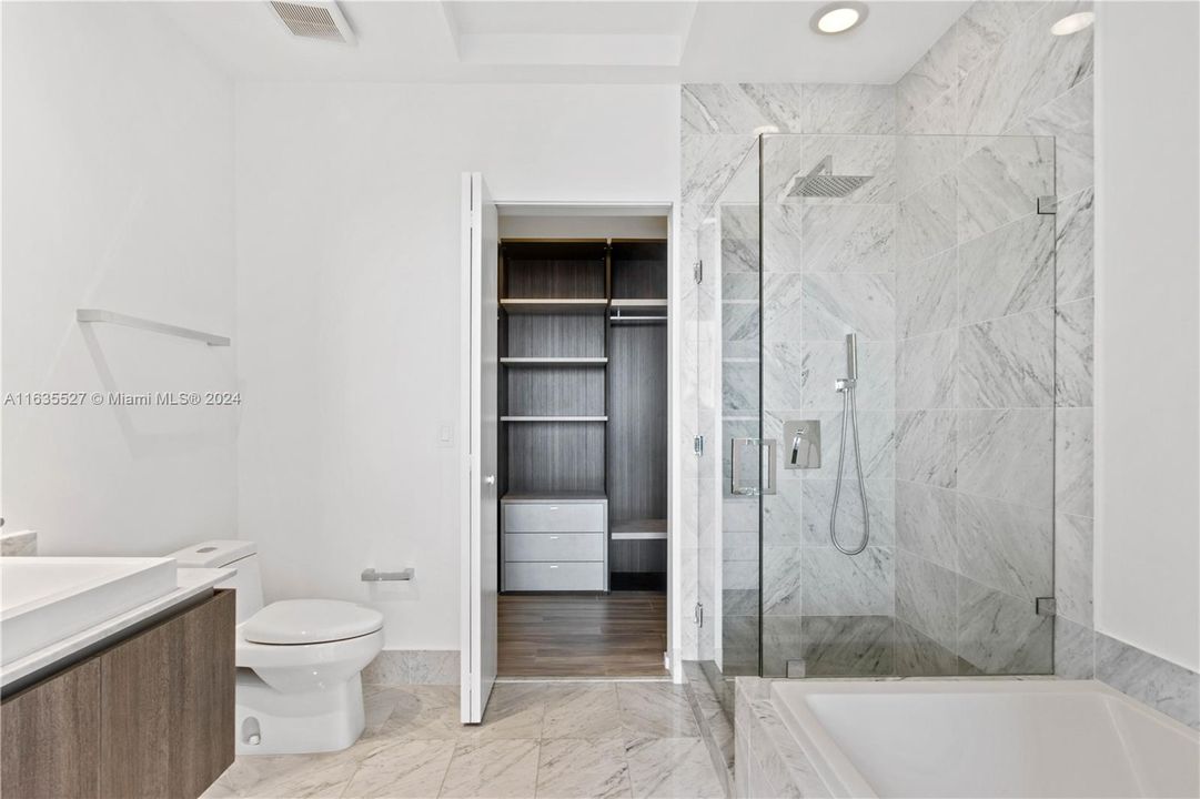 最近租的: $7,900 (3 贝兹, 3 浴室, 1450 平方英尺)