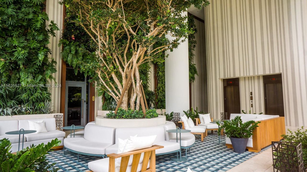 最近租的: $7,900 (3 贝兹, 3 浴室, 1450 平方英尺)