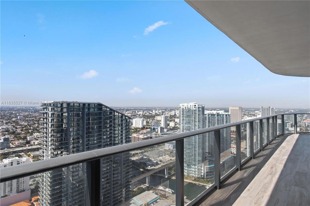 最近租的: $7,900 (3 贝兹, 3 浴室, 1450 平方英尺)