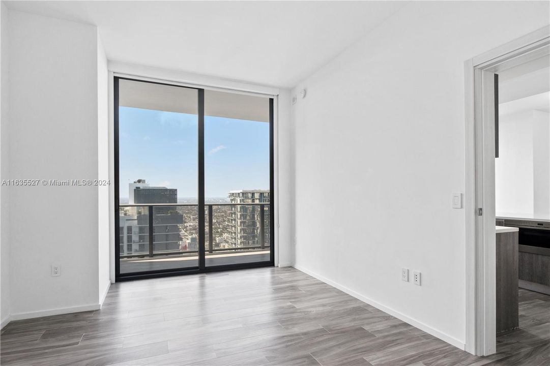 最近租的: $7,900 (3 贝兹, 3 浴室, 1450 平方英尺)